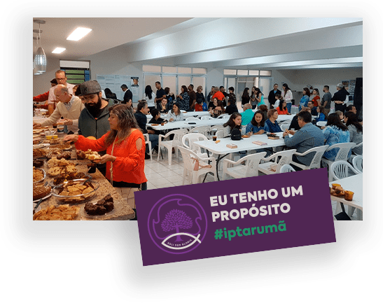 Membros da igreja tomando café da manhã juntos na Igreja Presbiteriana do Tarumã