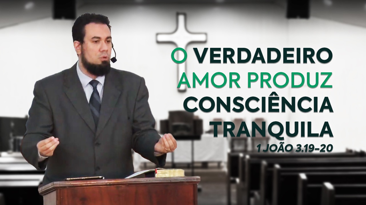 Imagem cujo fundo está desfocado, e é uma foto da parede de trás da nave da igreja, com uma cruz e, mais à frente, bancos aos lados. Em destaque, do lado esquerdo, está o Rev. Thiago Mattos atrás do púlpito. E ao lado direito, o título e a passagem bíblica do sermão em verde: "Viva com confiança - 1 João 3.31-24".